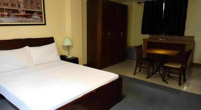 Time Travellers Hotel Manila Kültér fotó
